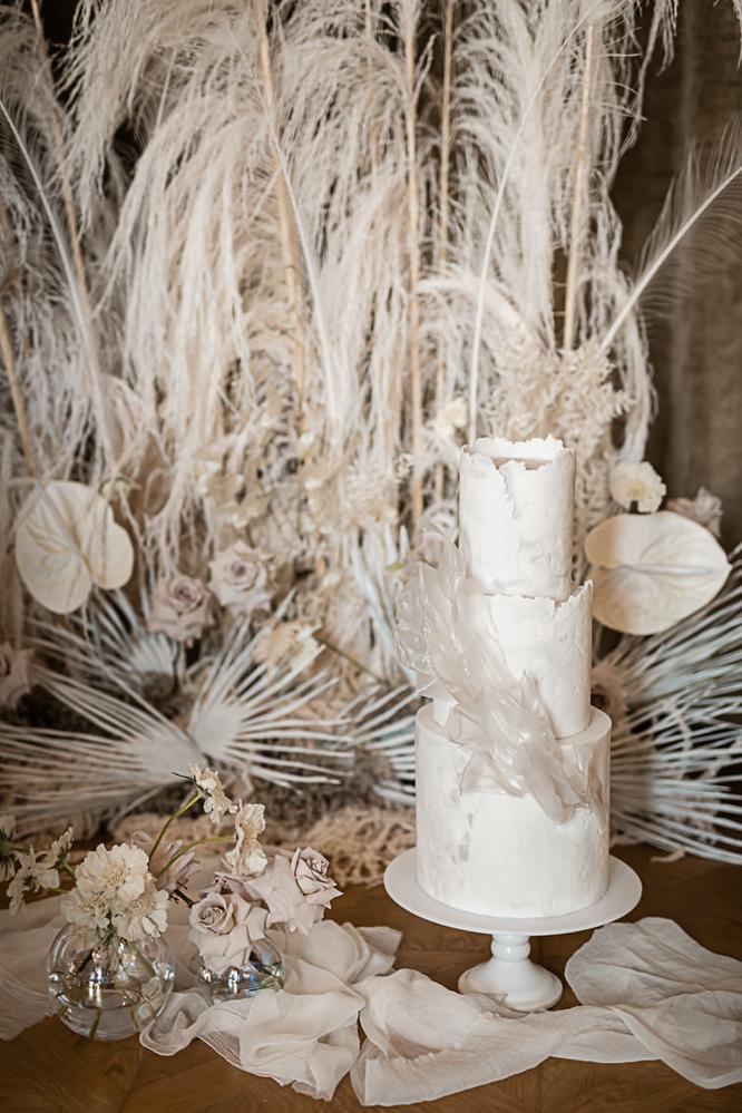 Hochzeitstorte modern und edel 